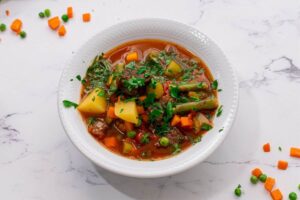 Senamadiška daržovių jautienos sriuba