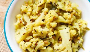 Cauliflower Poriyal (South Indian Cauliflower Stir Fry)