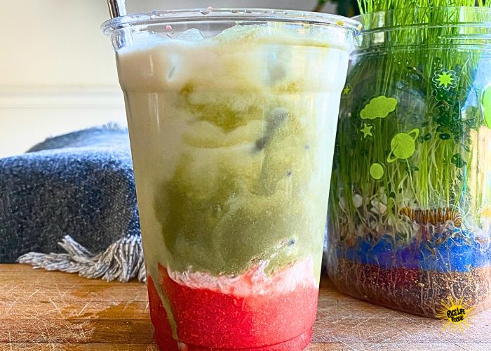 Padarykite geriausią braškių matcha latte, kad pradėtumėte dieną