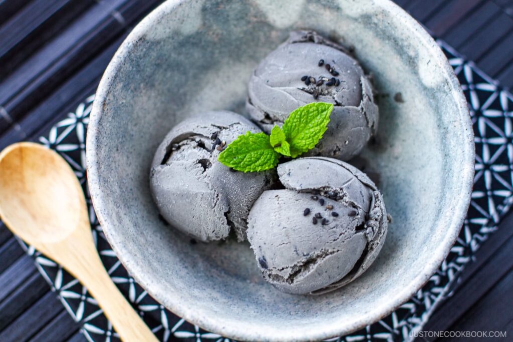 Black Sesame Ice Cream 黒ゴマのアイスクリーム • Just One Cookbook