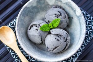 Black Sesame Ice Cream 黒ゴマのアイスクリーム • Just One Cookbook