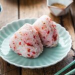 Umeboshi Onigiri (Plum Rice Ball) (Midnight Diner) 小梅のおにぎり • Just